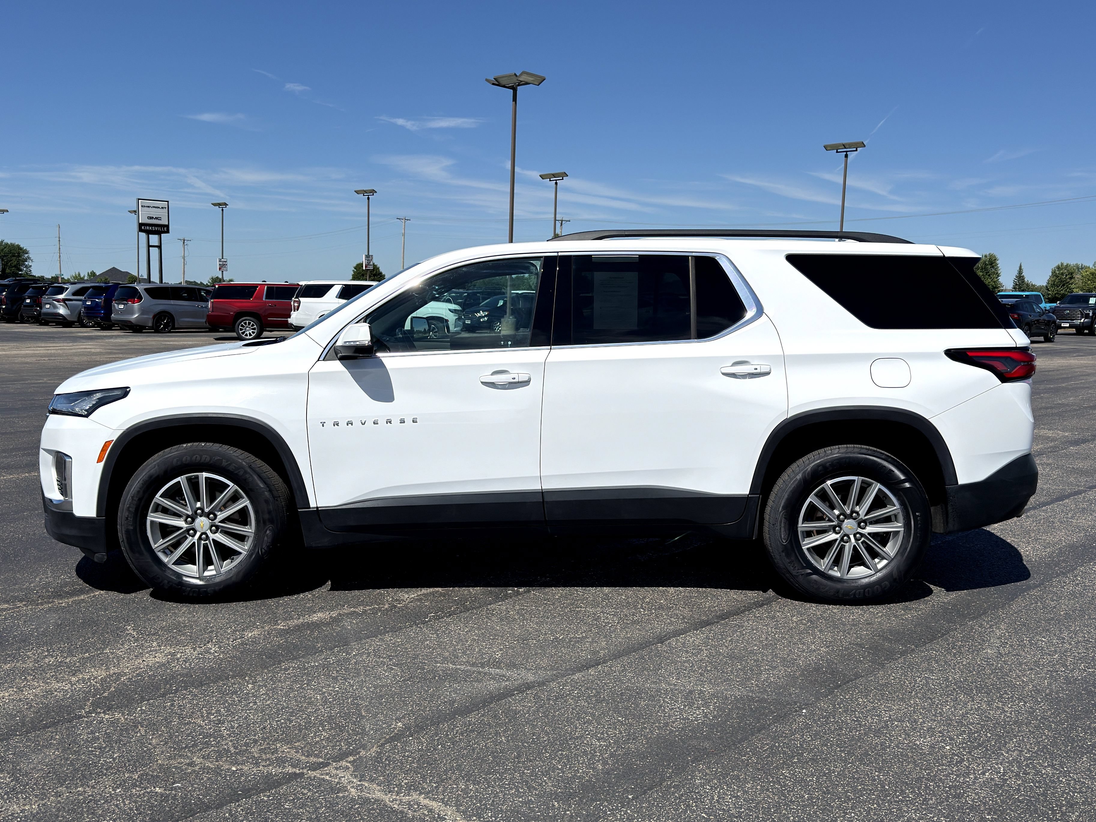 Certified 2023 Chevrolet Traverse LT w/ Rear Camera Mirror Package AWD/4WD image 7