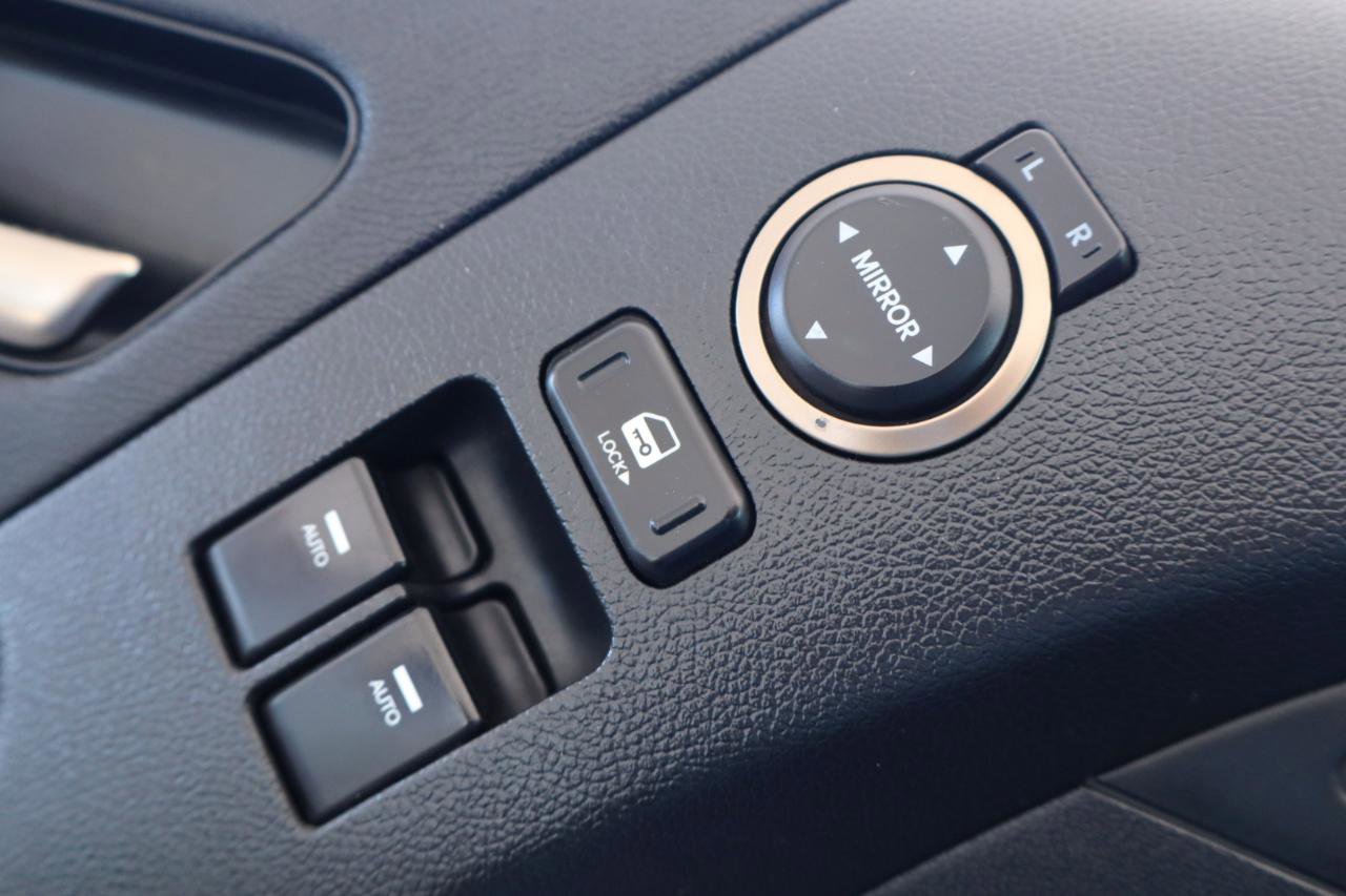 Used 2015 Hyundai Genesis 3.8 image 24