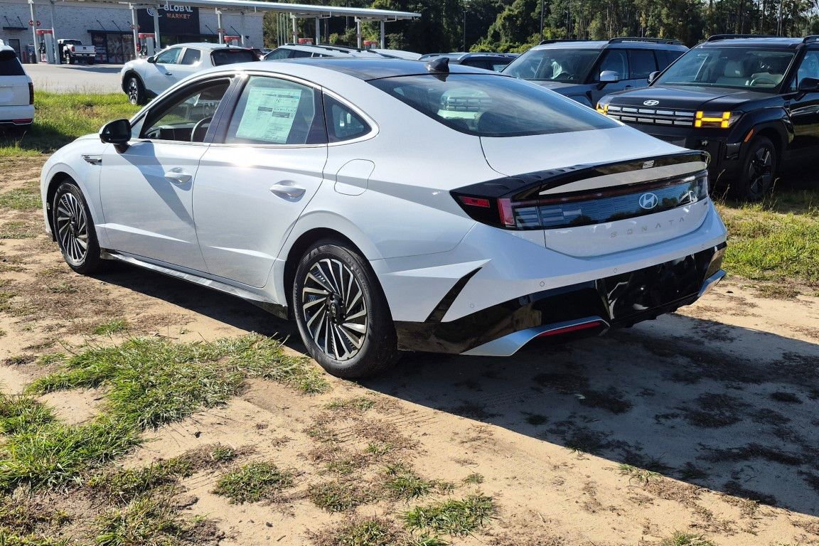New 2026 Hyundai Sonata Limited FWD image 9