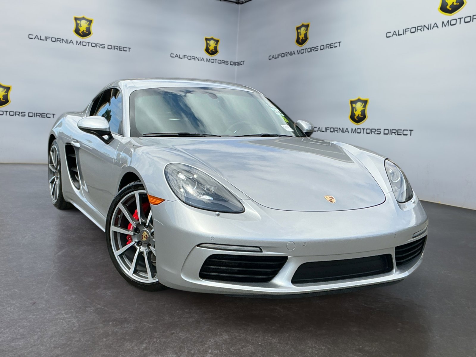 Used 2018 Porsche 718 Cayman S RWD image 3