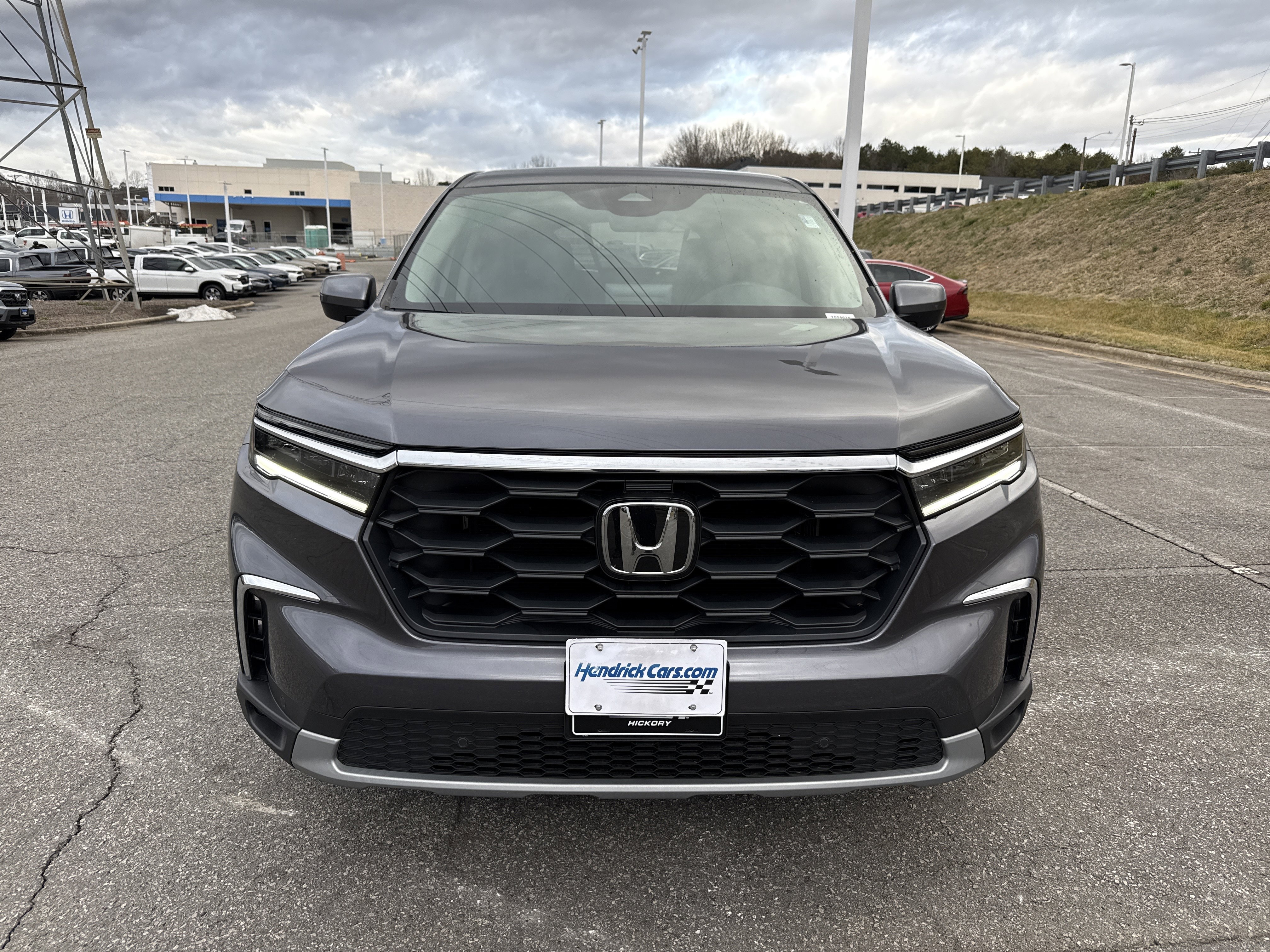 Used 2025 Honda Pilot EX-L image 3