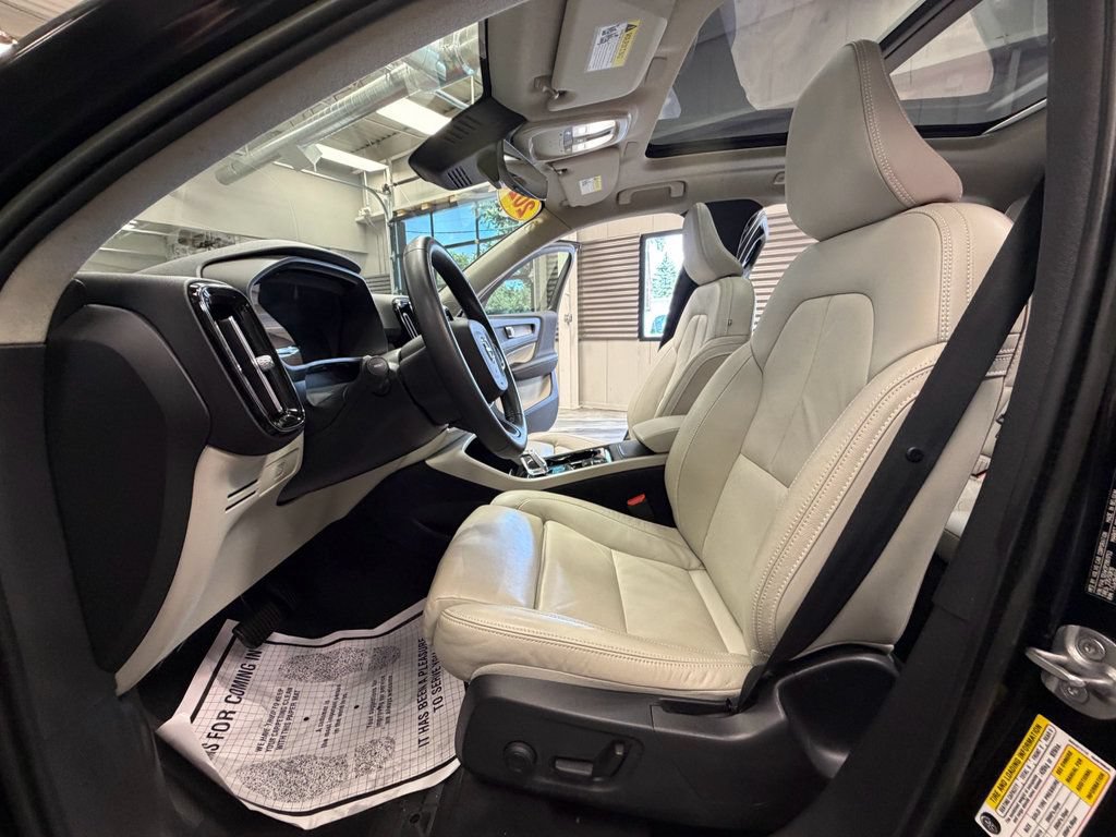 Used 2023 Volvo XC40 B5 Plus w/ Driver Assist Package AWD/4WD image 60