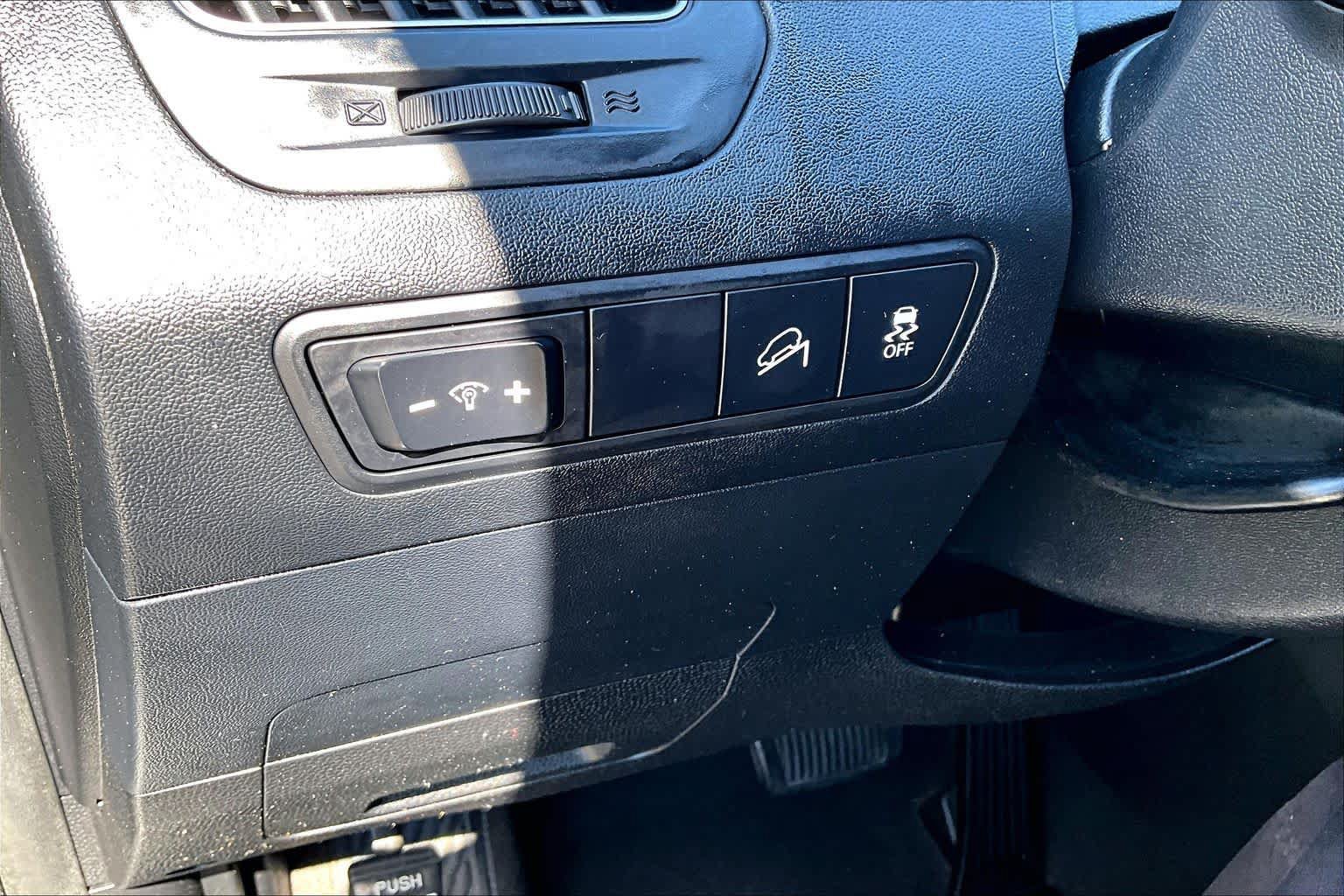 Used 2010 Hyundai Tucson GLS FWD image 34