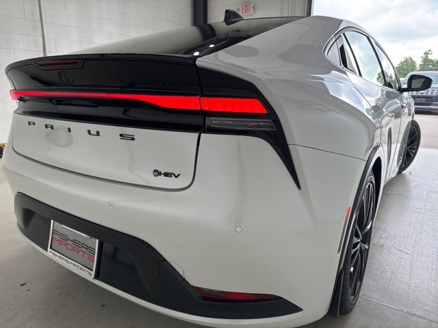 Used 2025 Toyota Prius LE image 7
