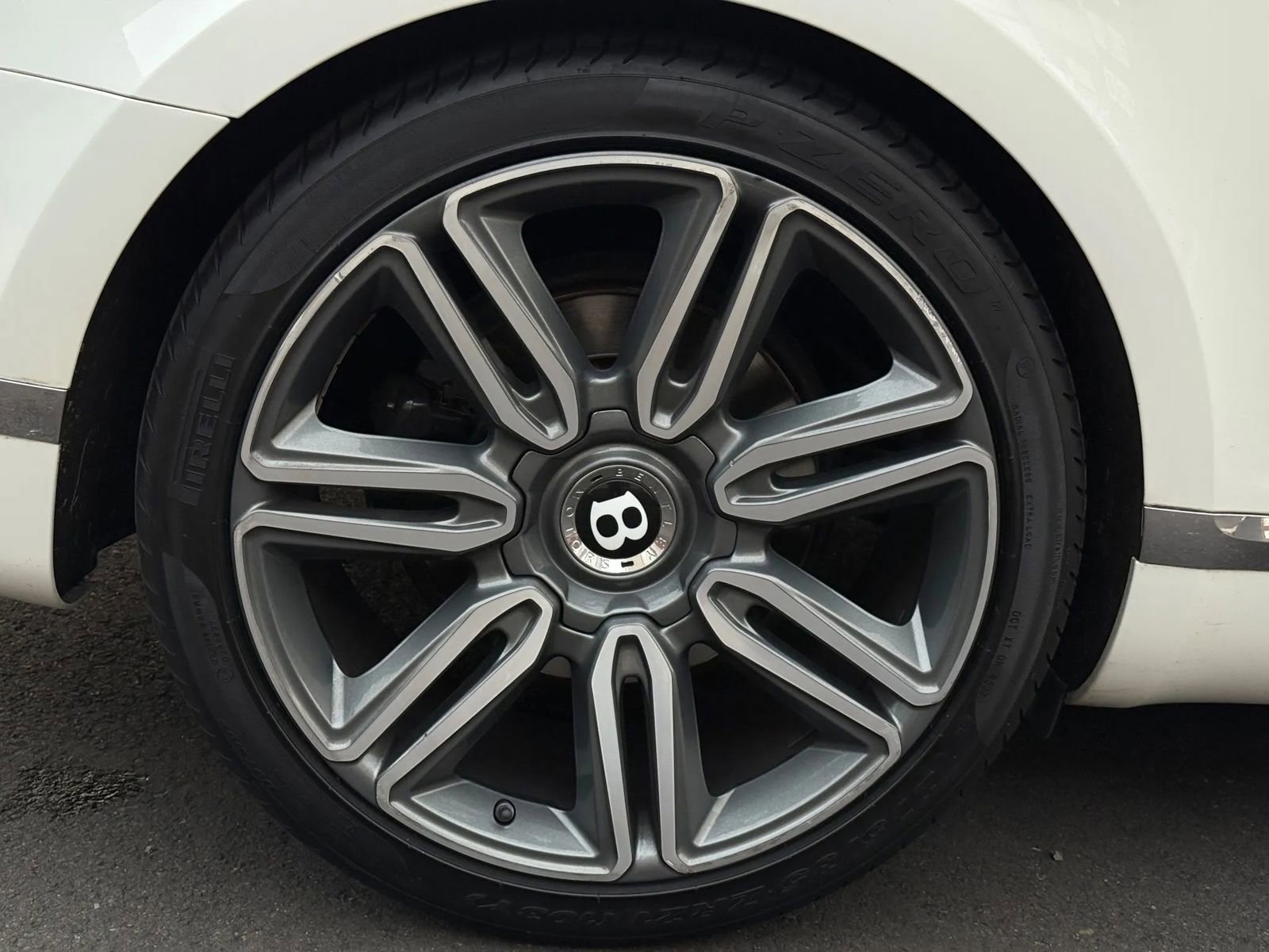 Used 2017 Bentley Continental GT image 29