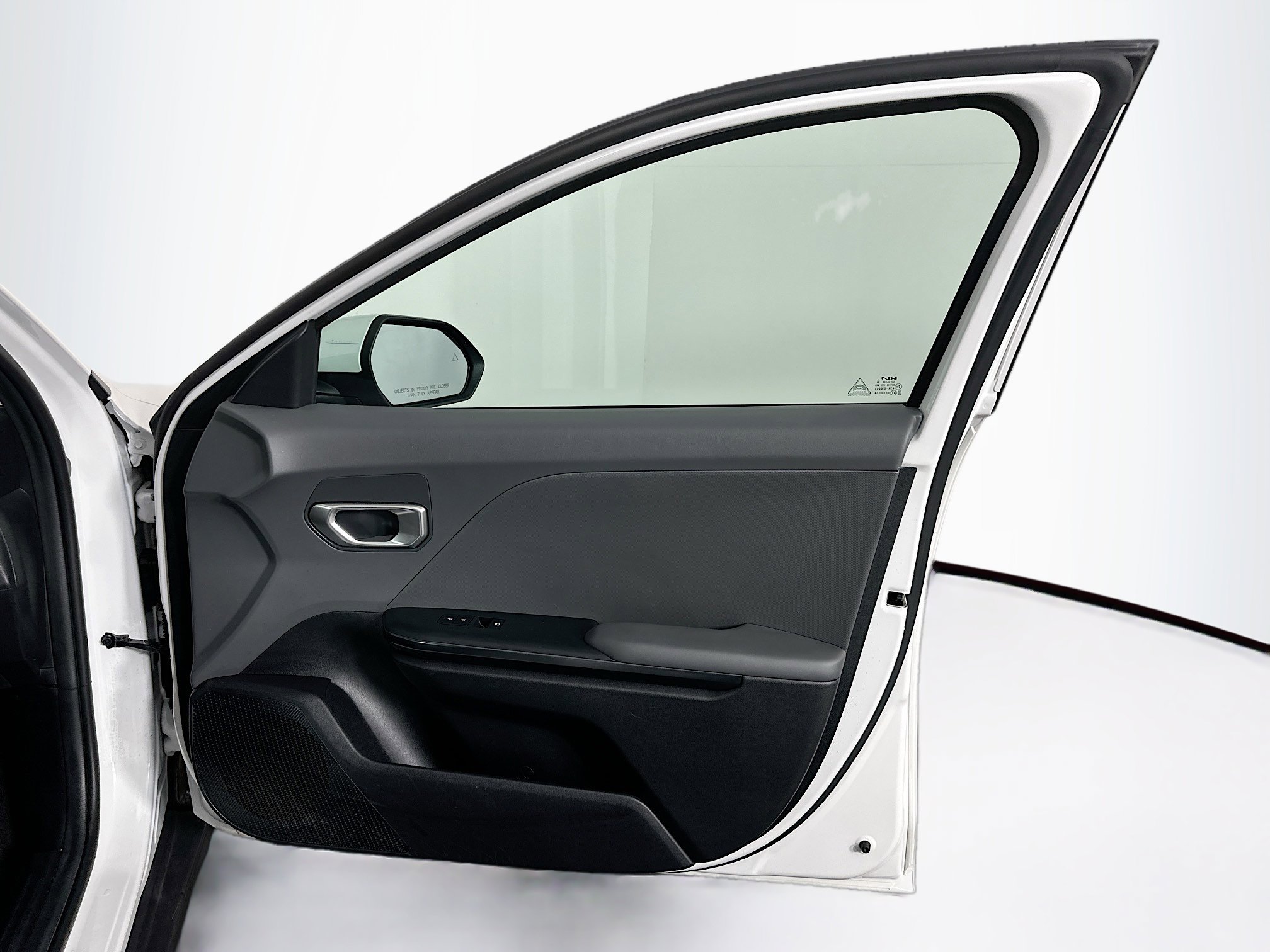 Used 2025 Kia K4 LXS image 32