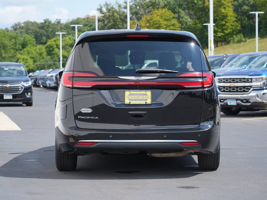Used 2025 Chrysler Pacifica Select FWD image 4
