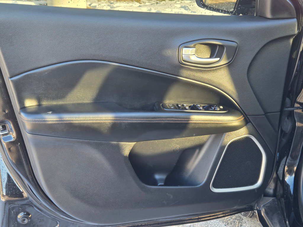 Used 2019 Jeep Compass Limited w/ Safety & Security Group AWD/4WD image 18