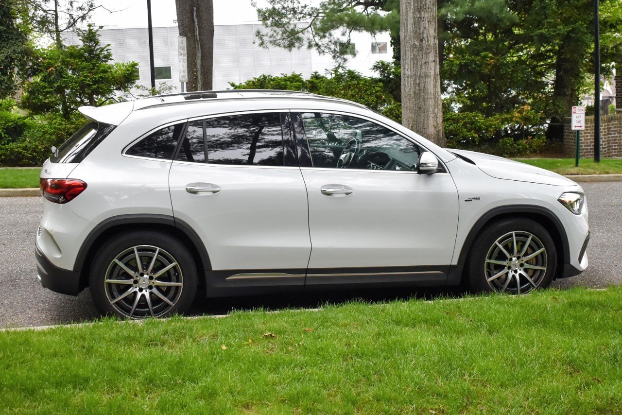 Used 2021 Mercedes-Benz GLA 35 AMG 4MATIC w/ Premium Package image 8