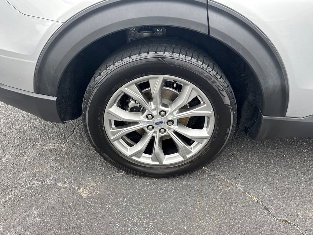Used 2021 Ford Explorer Limited w/ Equipment Group 301A RWD image 18
