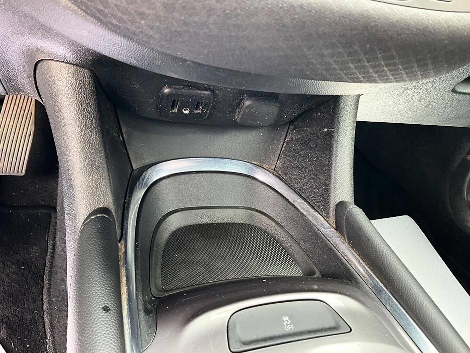 Used 2018 Chevrolet Malibu LT FWD image 23