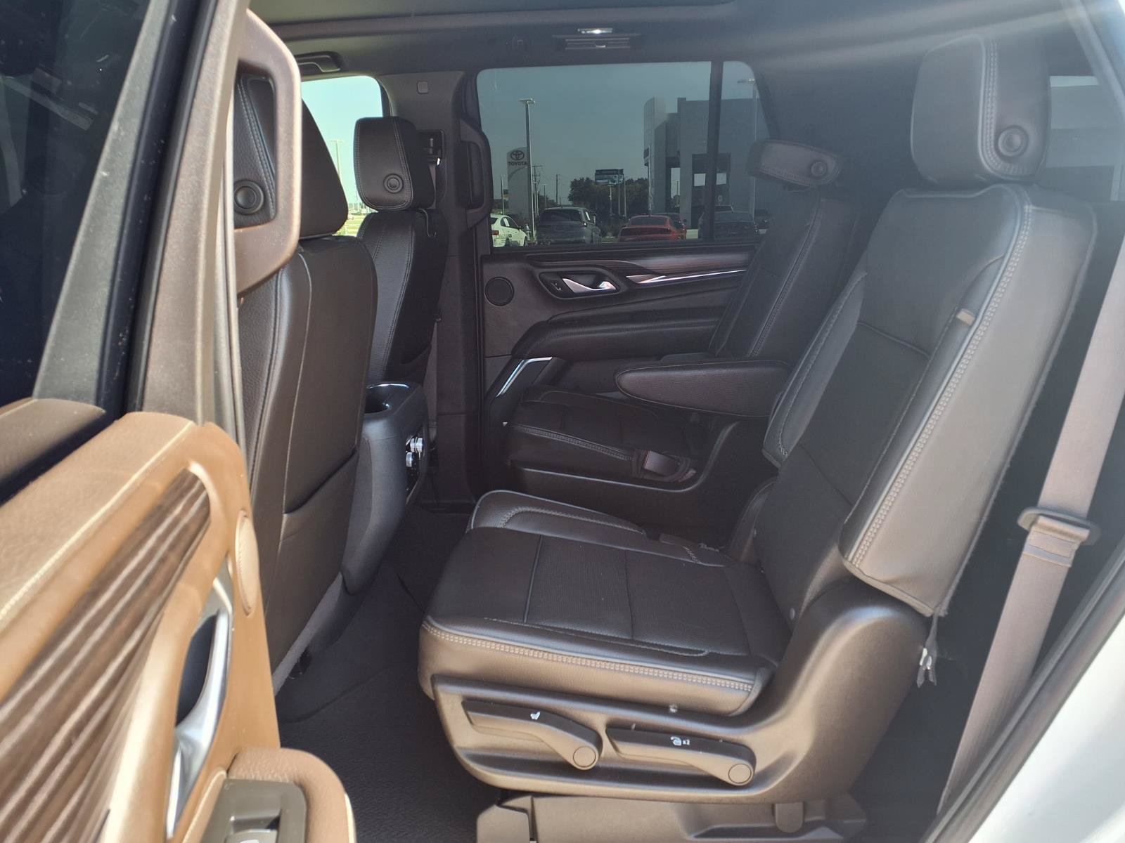 Used 2022 GMC Yukon Denali AWD/4WD image 25