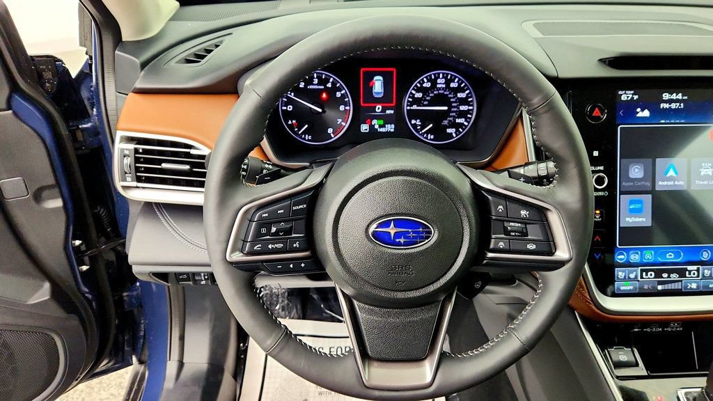 Used 2025 Subaru Outback Touring AWD/4WD image 14