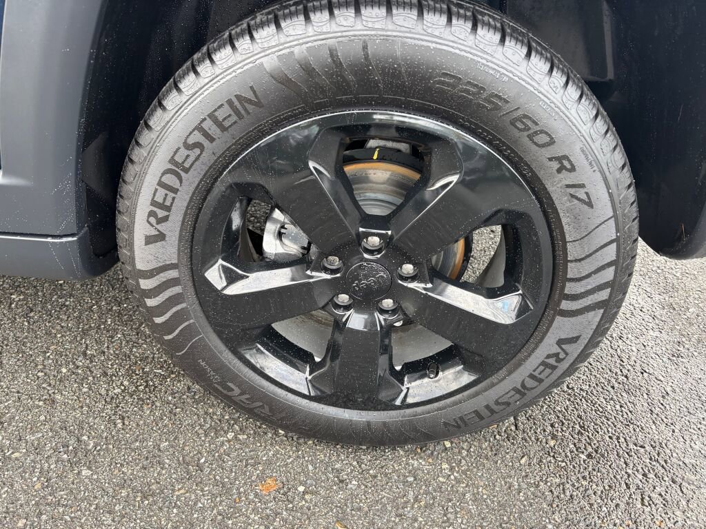 Used 2019 Jeep Compass Latitude w/ Popular Equipment Group image 9