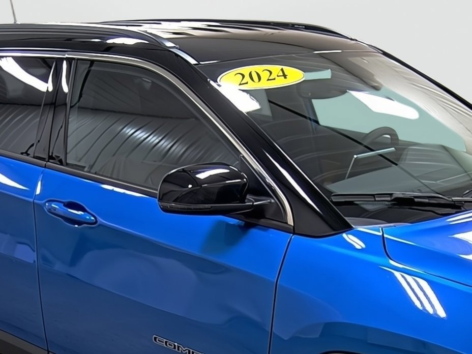 Used 2024 Jeep Compass Limited image 15