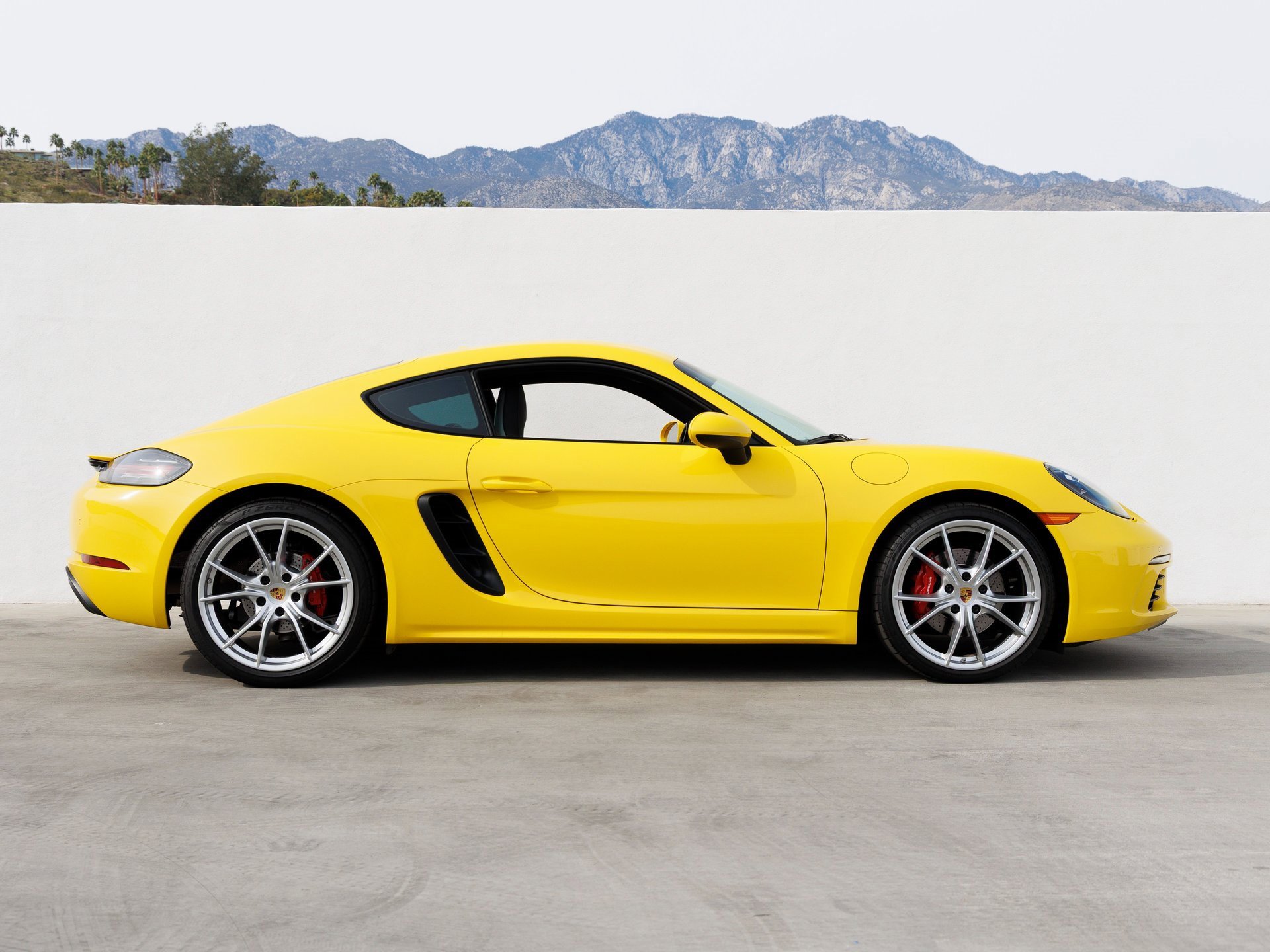 Used 2017 Porsche 718 Cayman image 8
