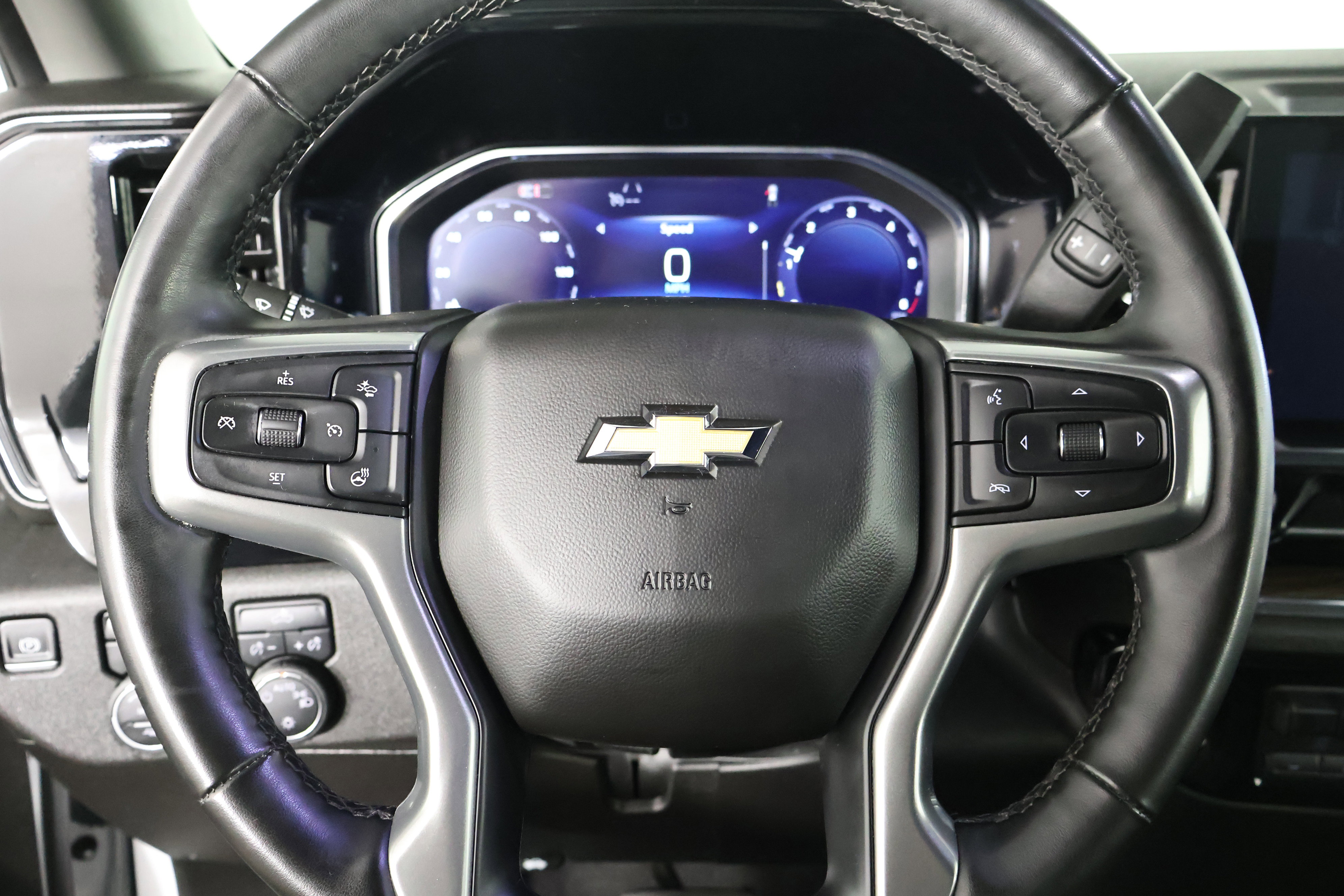 Used 2025 Chevrolet Silverado 1500 LT image 21