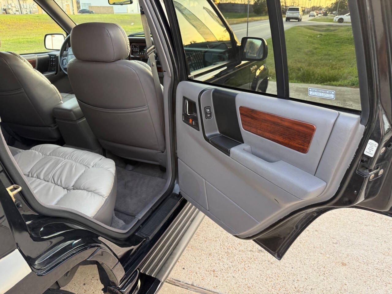 Used 1995 Jeep Grand Cherokee Limited AWD/4WD image 25