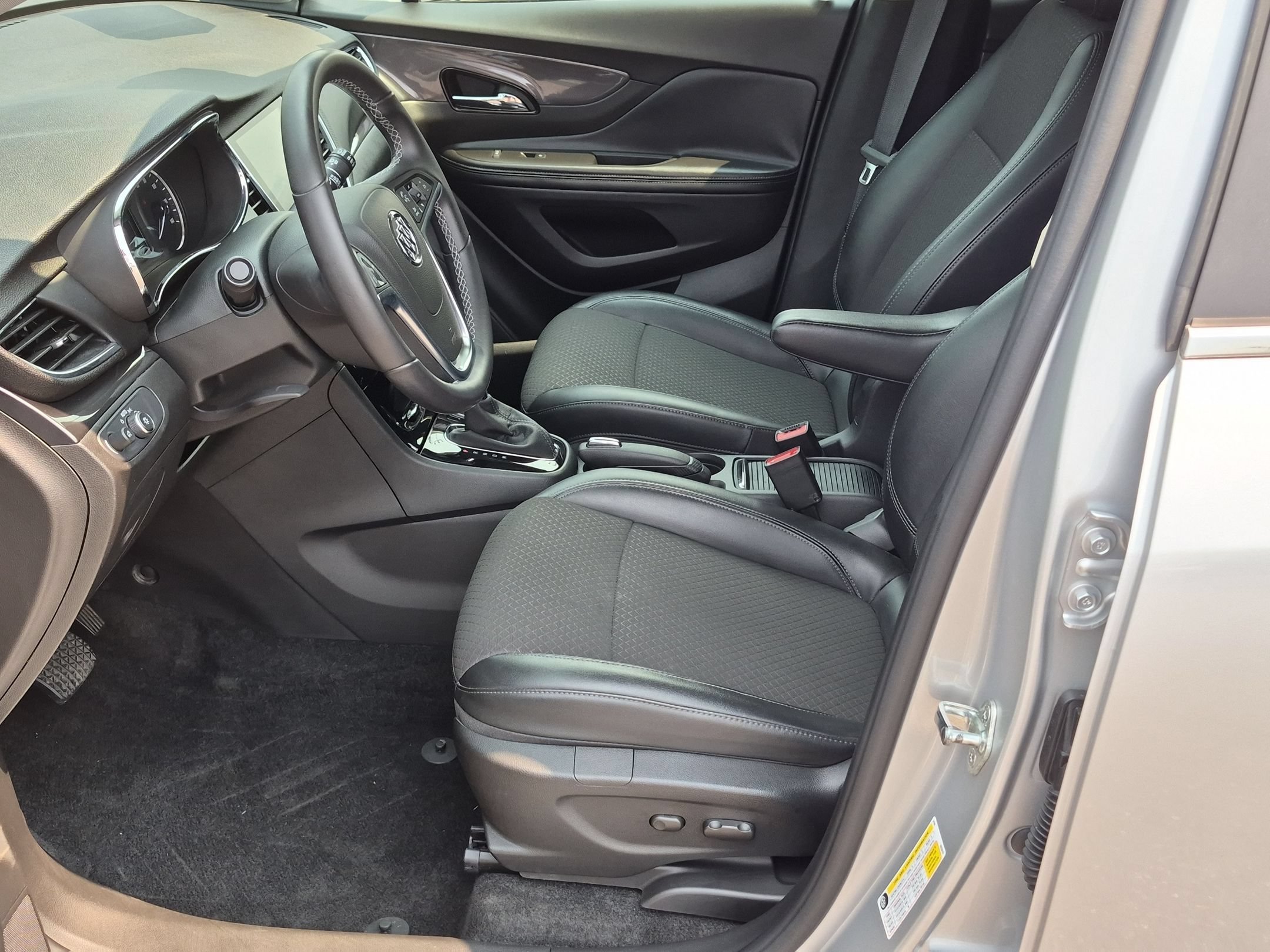Certified 2019 Buick Encore Preferred w/ Safety Package FWD image 17