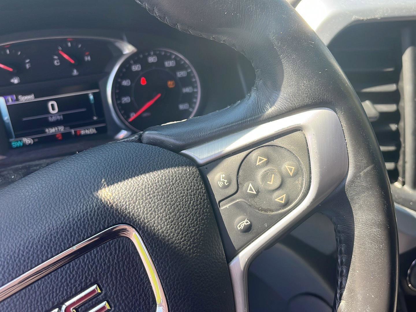 Used 2017 GMC Acadia SLE w/ Driver Alert Package I FWD image 12