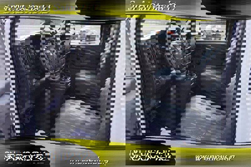 Used 2010 Chevrolet Express 1500 image 24