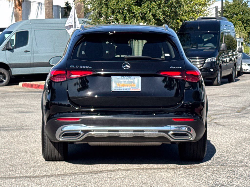 Used 2025 Mercedes-Benz GLC 350e 4MATIC image 10
