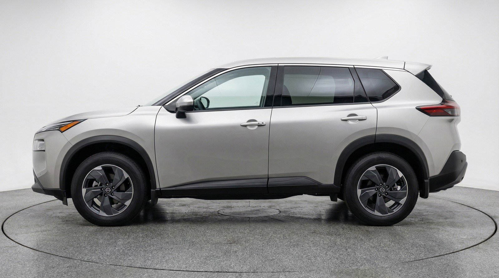 Used 2025 Nissan Rogue SV image 5