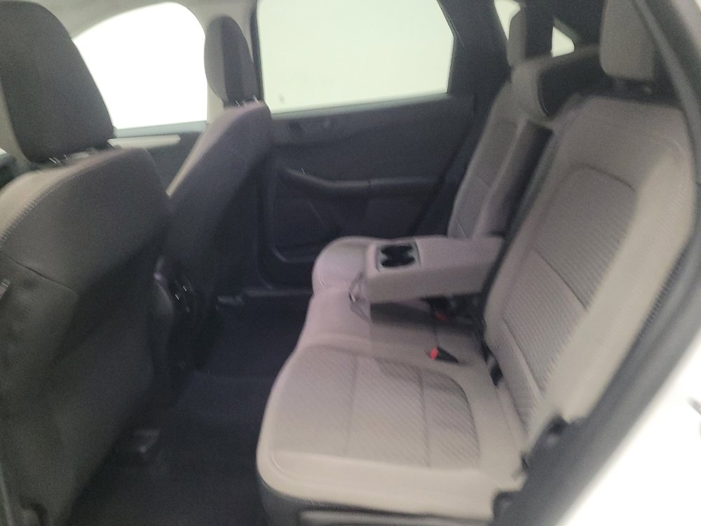 Used 2022 Ford Escape SE w/ SE Sport Appearance Package image 18