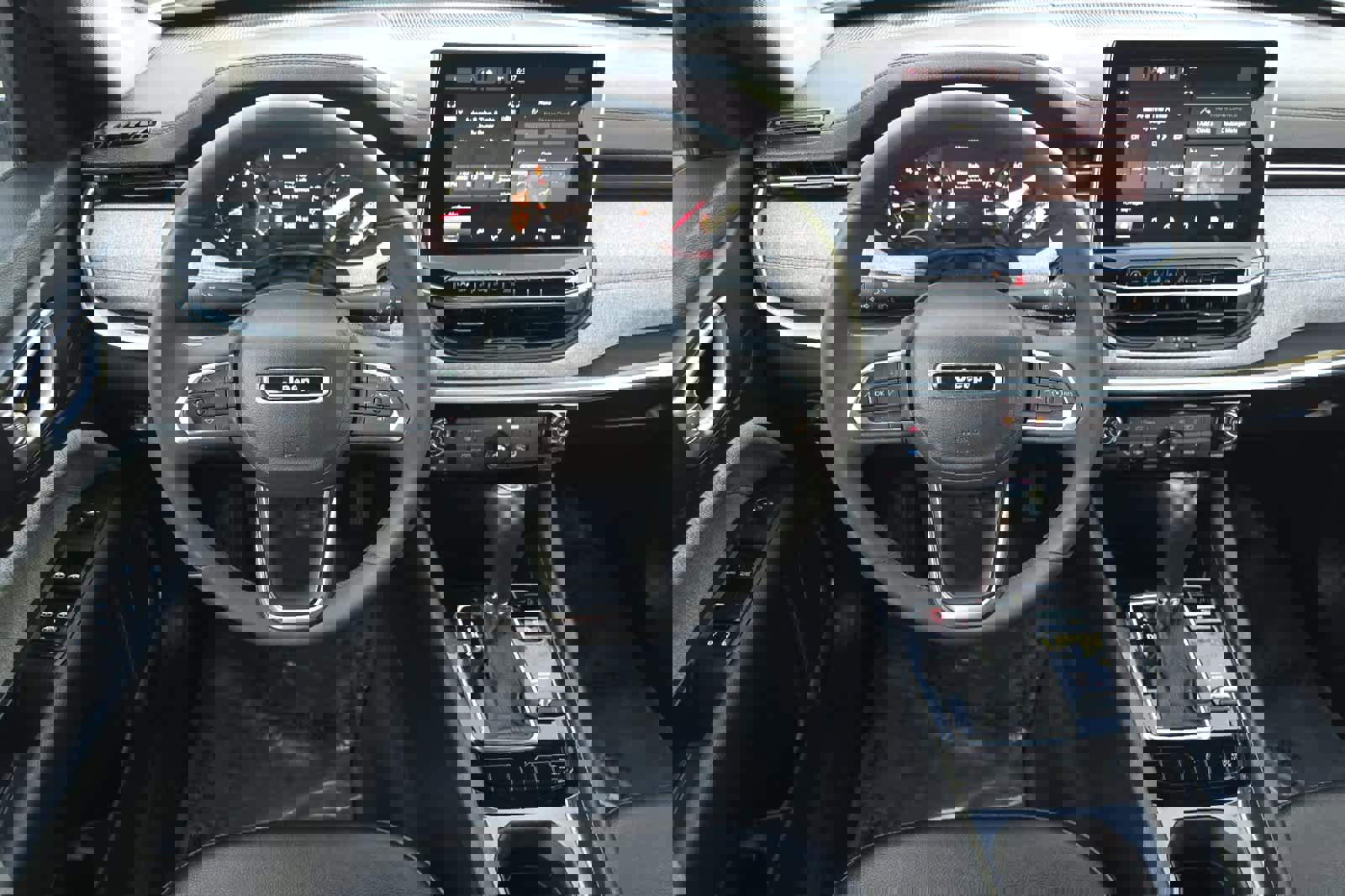 Used 2024 Jeep Compass Latitude image 16