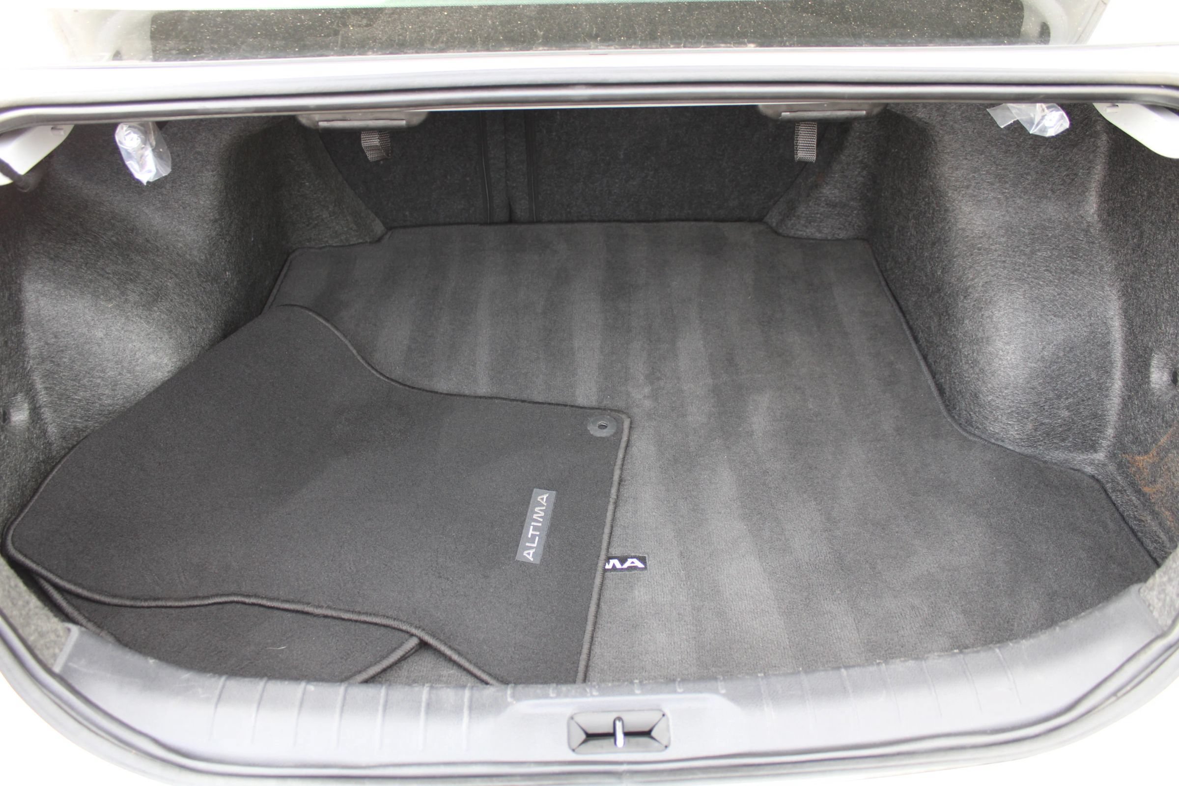 Used 2024 Nissan Altima 2.5 SV FWD image 16