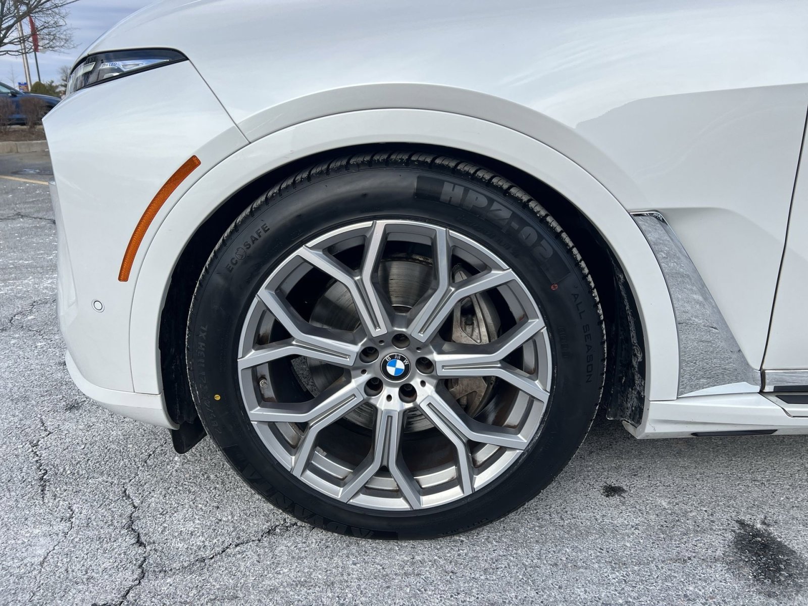 Used 2024 BMW X7 xDrive40i w/ Premium Package image 12