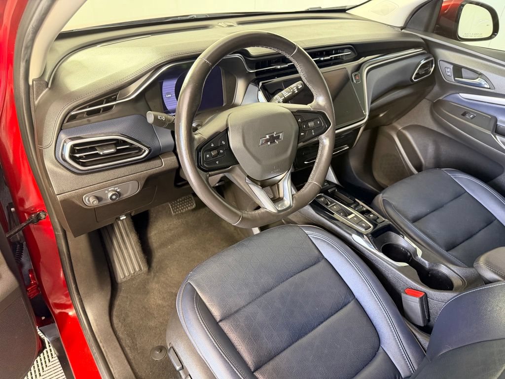 Used 2022 Chevrolet Bolt EUV Premier FWD image 32