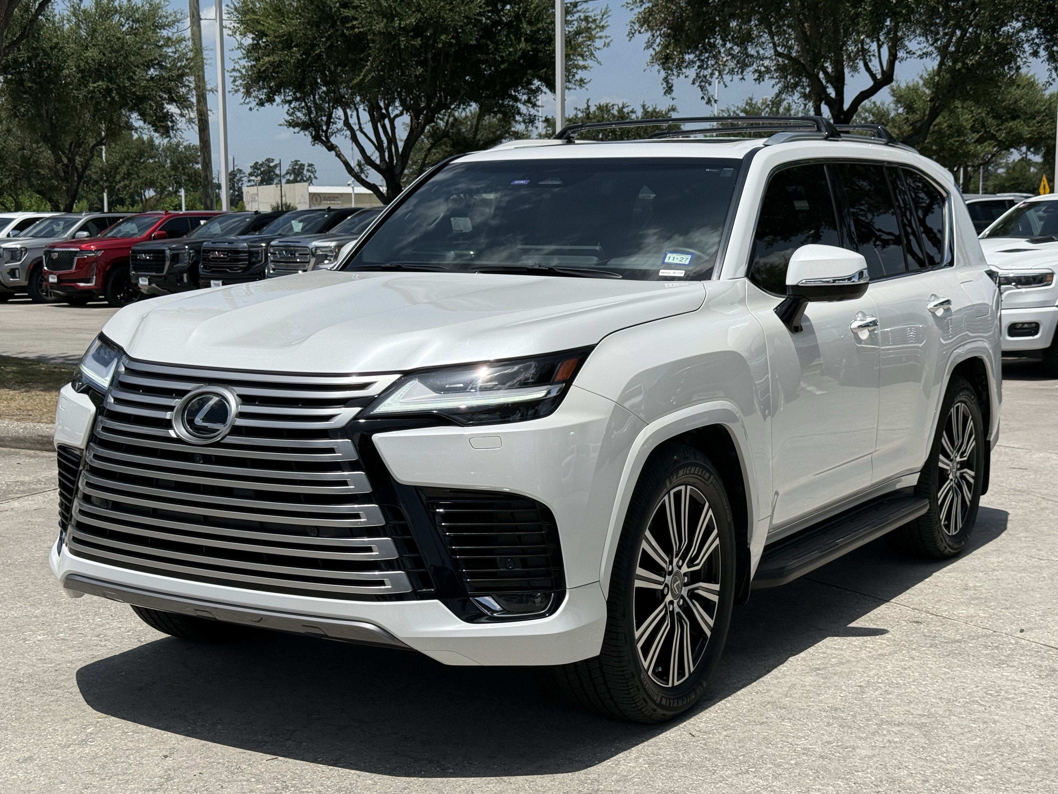 Used 2026 Lexus LX 600 4WD w/ Accessory Package (Z1) image 9