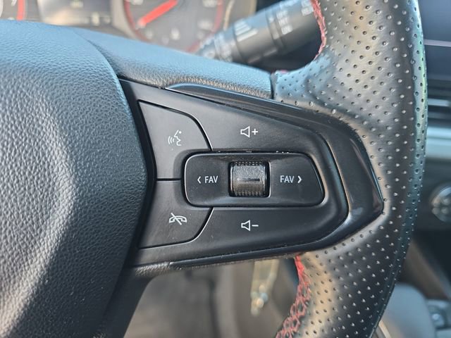 Used 2024 Chevrolet Trax RS w/ Driver Confidence Package image 17