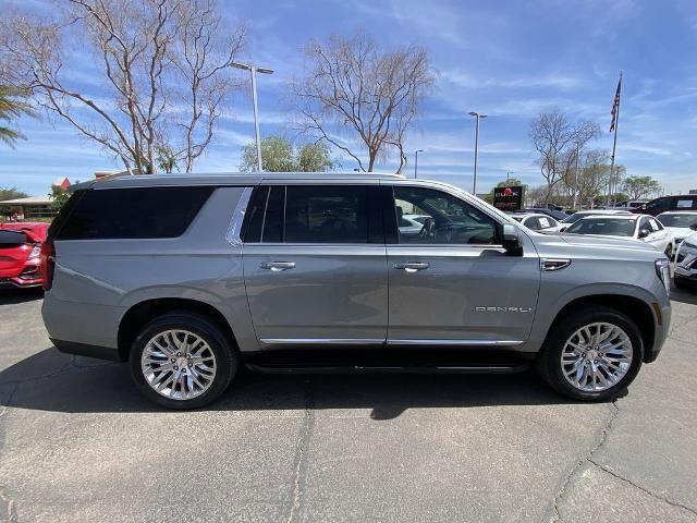 Used 2025 GMC Yukon XL Denali AWD/4WD image 2