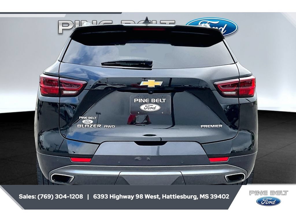 Used 2025 Chevrolet Blazer Premier w/ Enhanced Convenience Package AWD/4WD image 4