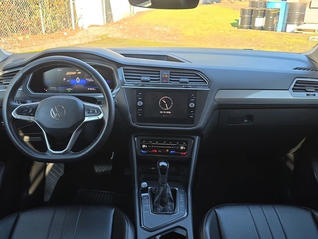 Used 2024 Volkswagen Tiguan SE image 11