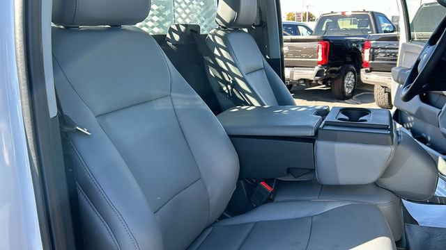 New 2025 Ford F550 4x4 Regular Cab Super Duty image 19
