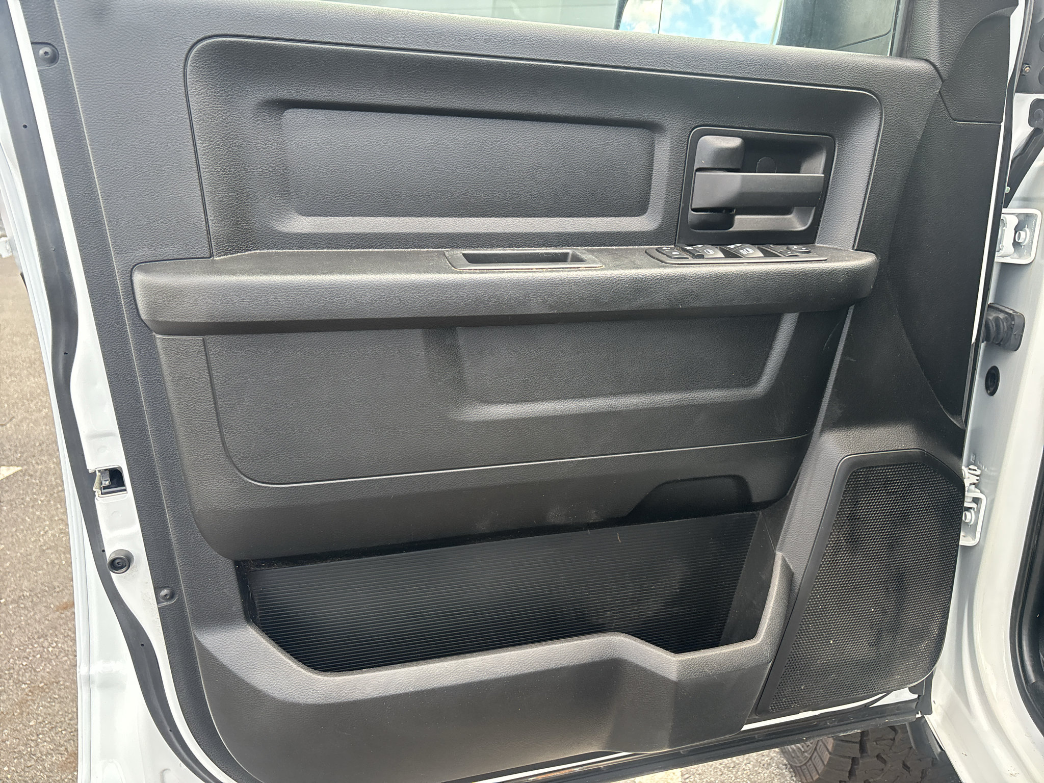 Used 2022 RAM 2500 Tradesman w/ Chrome Appearance Group AWD/4WD image 23