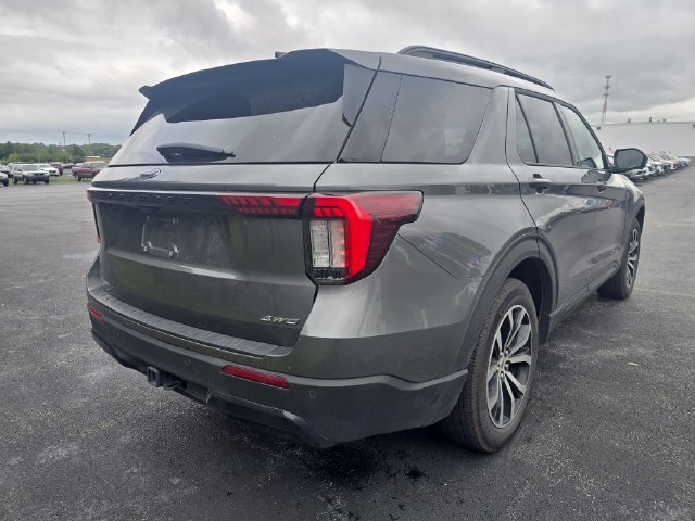 Used 2026 Ford Explorer ST-Line AWD/4WD image 3