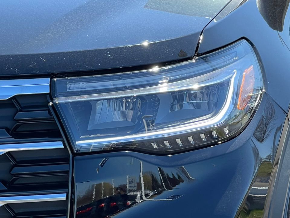Used 2026 Ford Explorer Active AWD/4WD image 37