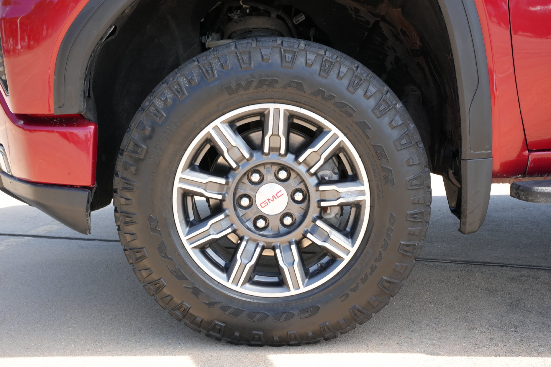 Used 2024 GMC Sierra 1500 AT4 w/ Technology Package AWD/4WD image 28