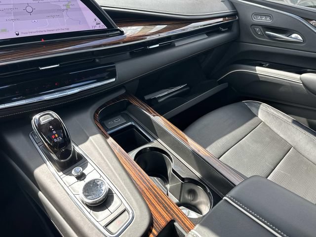 Used 2022 Cadillac Escalade Premium Luxury AWD/4WD image 35