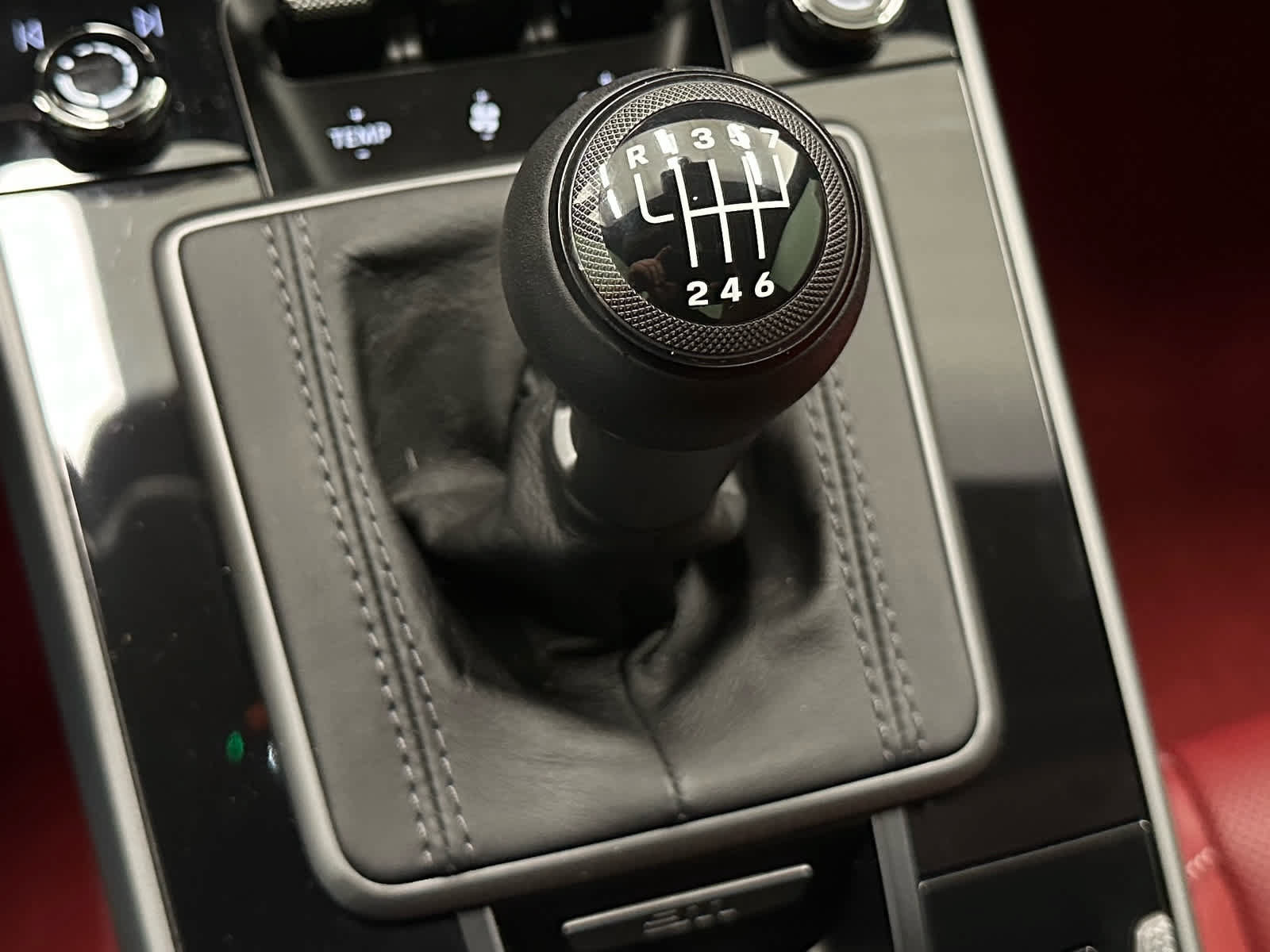 Used 2024 Porsche 911 Carrera S RWD image 25