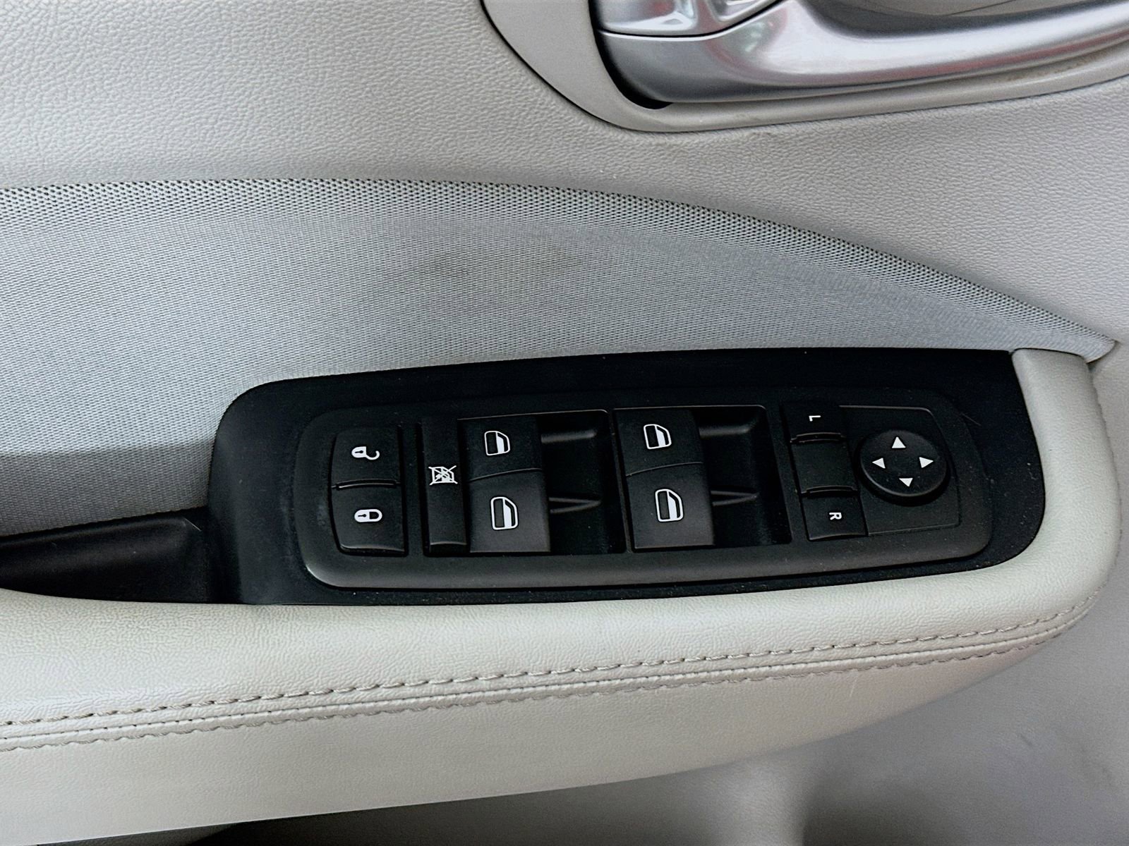 Used 2013 Dodge Dart SXT w/ Popular Equipment Group FWD image 16