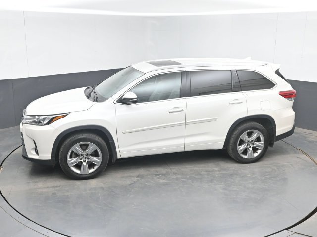Used 2017 Toyota Highlander Limited AWD/4WD image 21