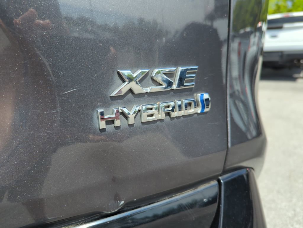 Used 2020 Toyota RAV4 XSE w/ XSE Grade Weather Package AWD/4WD image 34