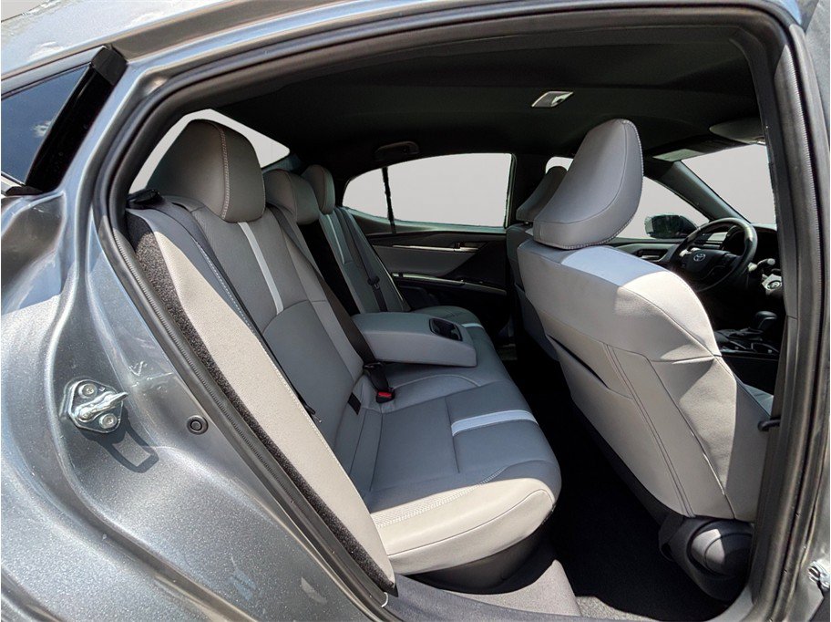 Used 2025 Toyota Camry SE FWD image 37