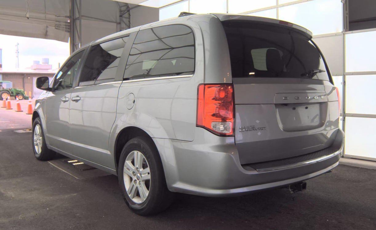 Used 2018 Dodge Grand Caravan SXT FWD image 12