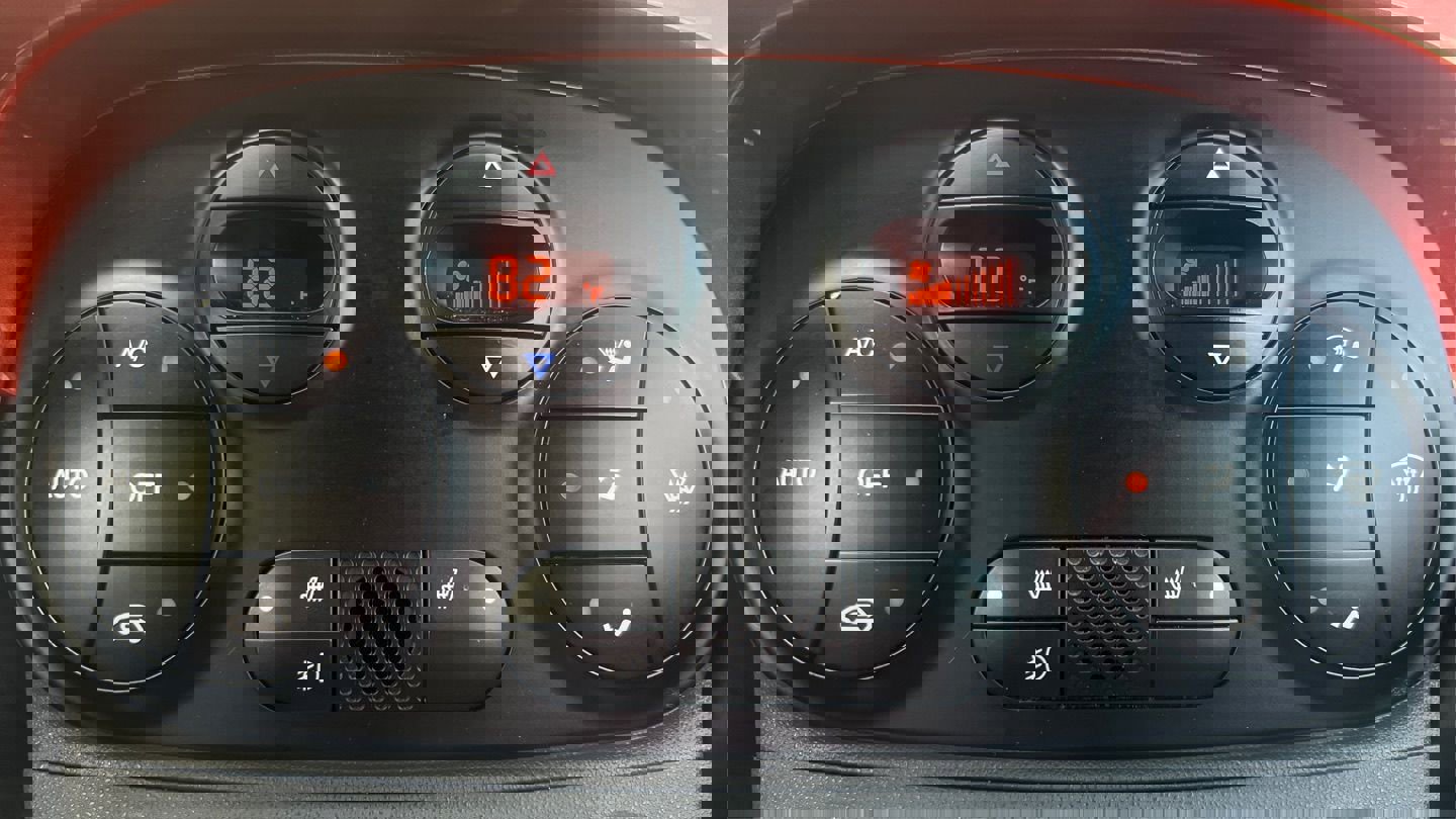 Used 2015 FIAT 500 Sport w/ Comfort/Convenience Group image 21